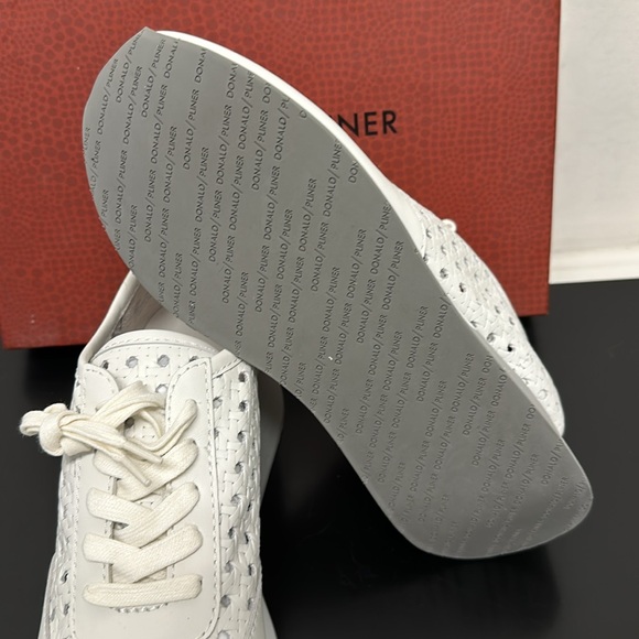 NIB Donald Pliner Shoe - Picture 3 of 8